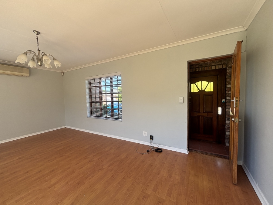 2 Bedroom Property for Sale in Summerstrand Eastern Cape